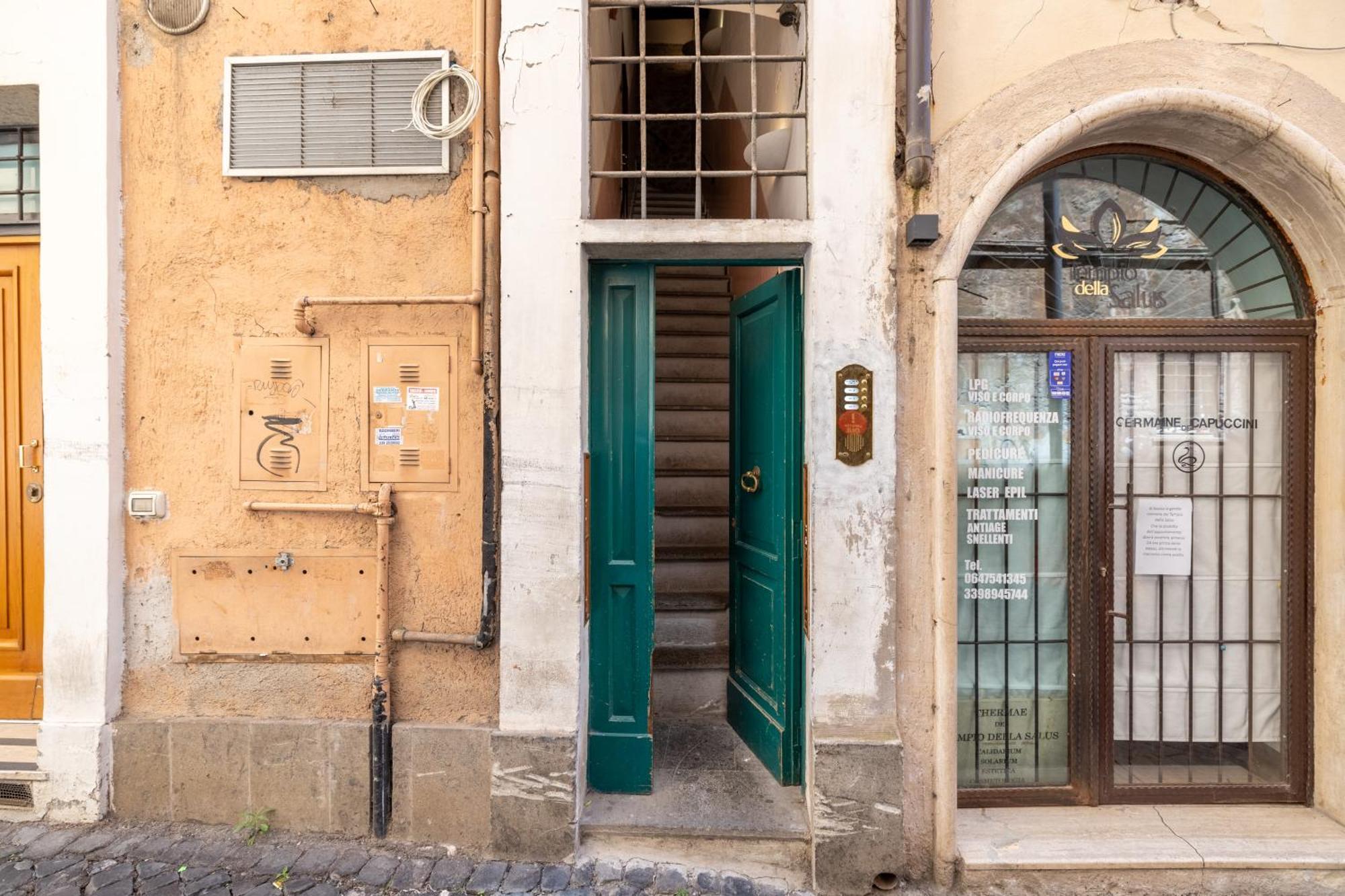 Suite Trevi - Charming Loft Near Trevi Fountain Рим Екстер'єр фото